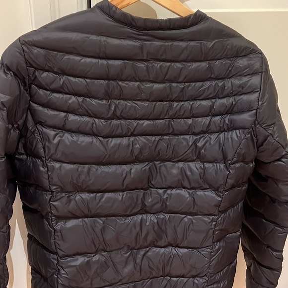 Black Lole puffer jacket. Never own no tags - Picture 3 of 4